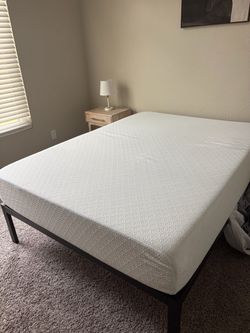 Full Memory Foam Mattress only like new