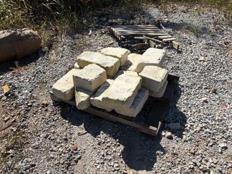 🚨 LOT SALE — PAVERS, FLAGSTONE, STEPS & WALL BLOCK 🚨