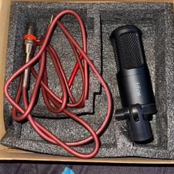 Brand New Fifine Xlr Microphone Comes With Chord 