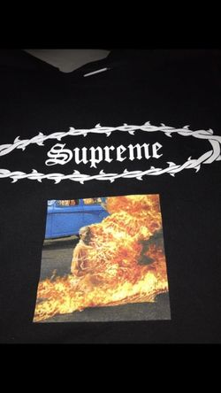Supreme tee size xlarge 55$
