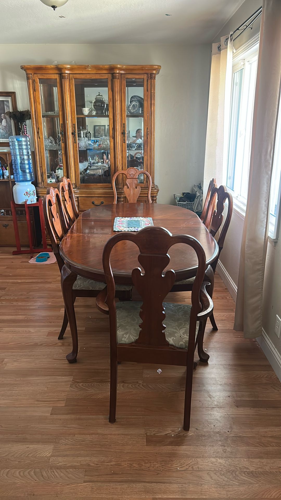6 Chair Dinning Table 