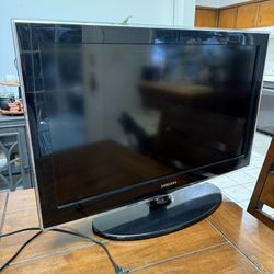 32 Inch Samsung TV 