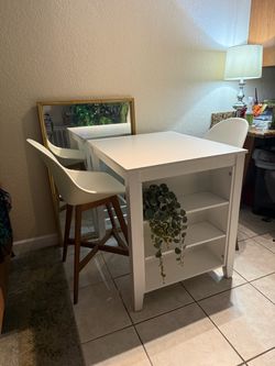 White counter Height Table with 2 Stools