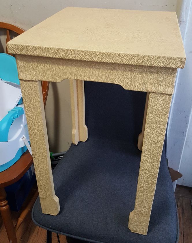 corner table