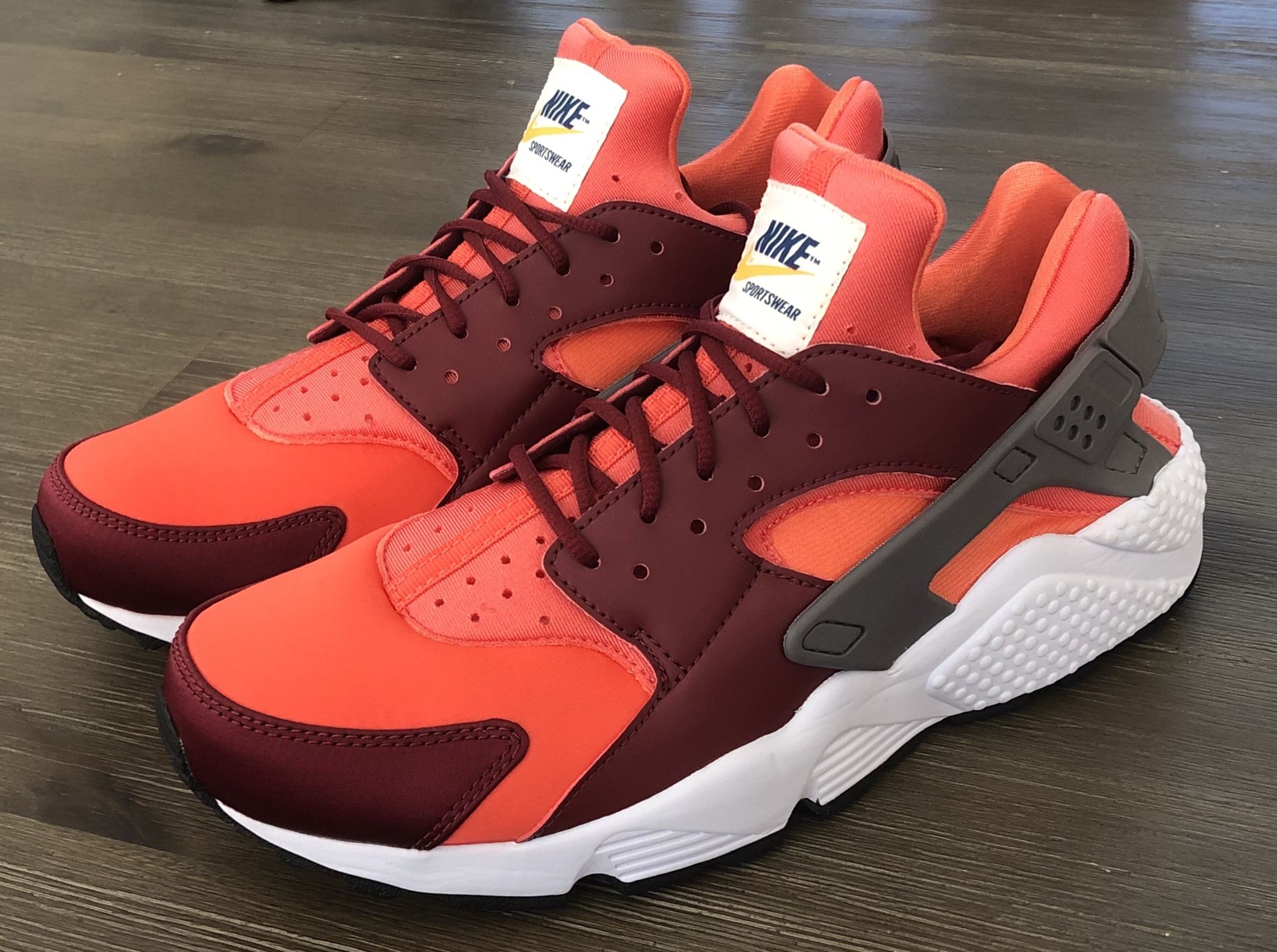 DS Nike Air Huarache “Red Coral” size 9.5