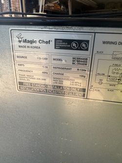 Magic Chef MCBR445 Compact Refrigerator