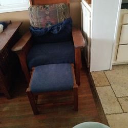 Oak Chair And Ottoman 
