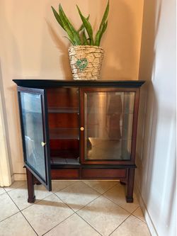 Solid wood glass display case