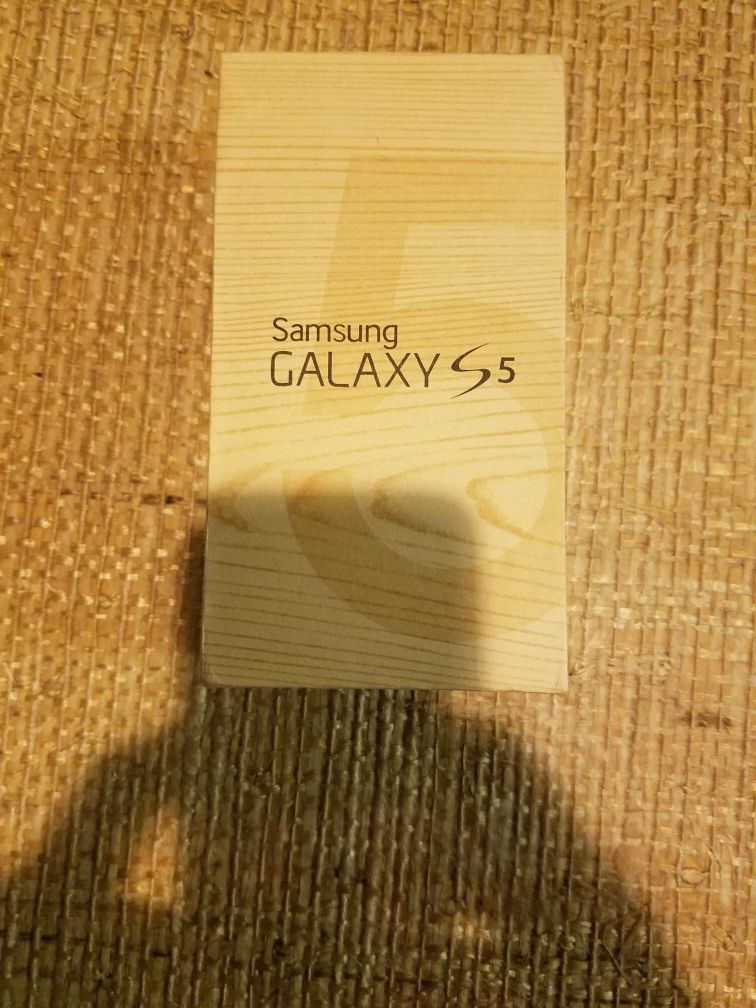 Samsung Galaxy s5 unlocked white