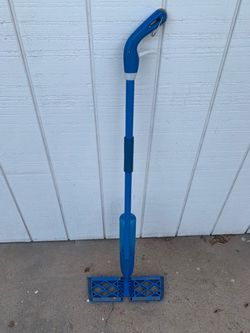 Blue Spray Mop with Flat Head