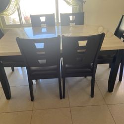 Set Of Dining Table And Chairs $500