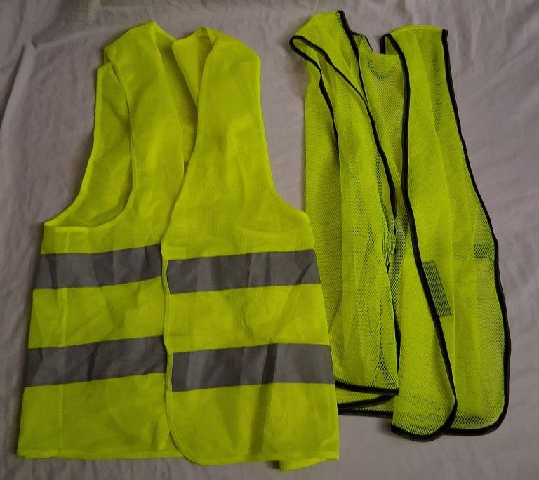 2 Visibility Vest, 2 Safety glasses, work gloves