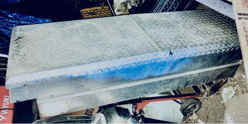 TOOL BOX LIKE NEW ALLOY FOR TRUCK