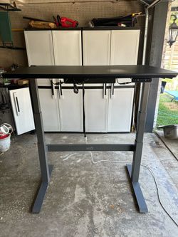 Electric Standing Desk with ComfortEdge™ 48x30