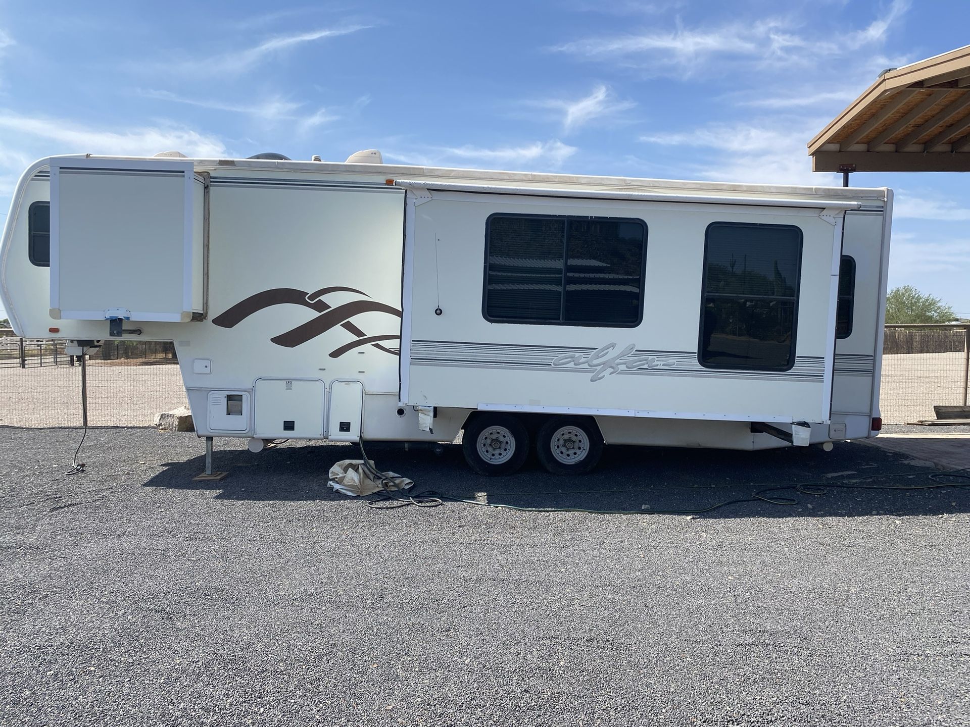1999 ALPHA 32’ RV 