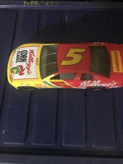 Terry labonte #5 Kellogg Racing Champions 1/24 diecast car chase the race