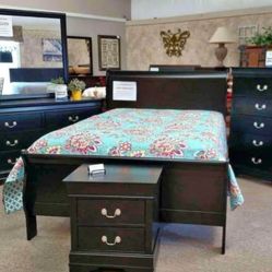Bedroom Set In Stock For Fast Delivery 