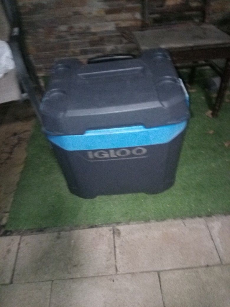 60 Quart Igloo Cooler