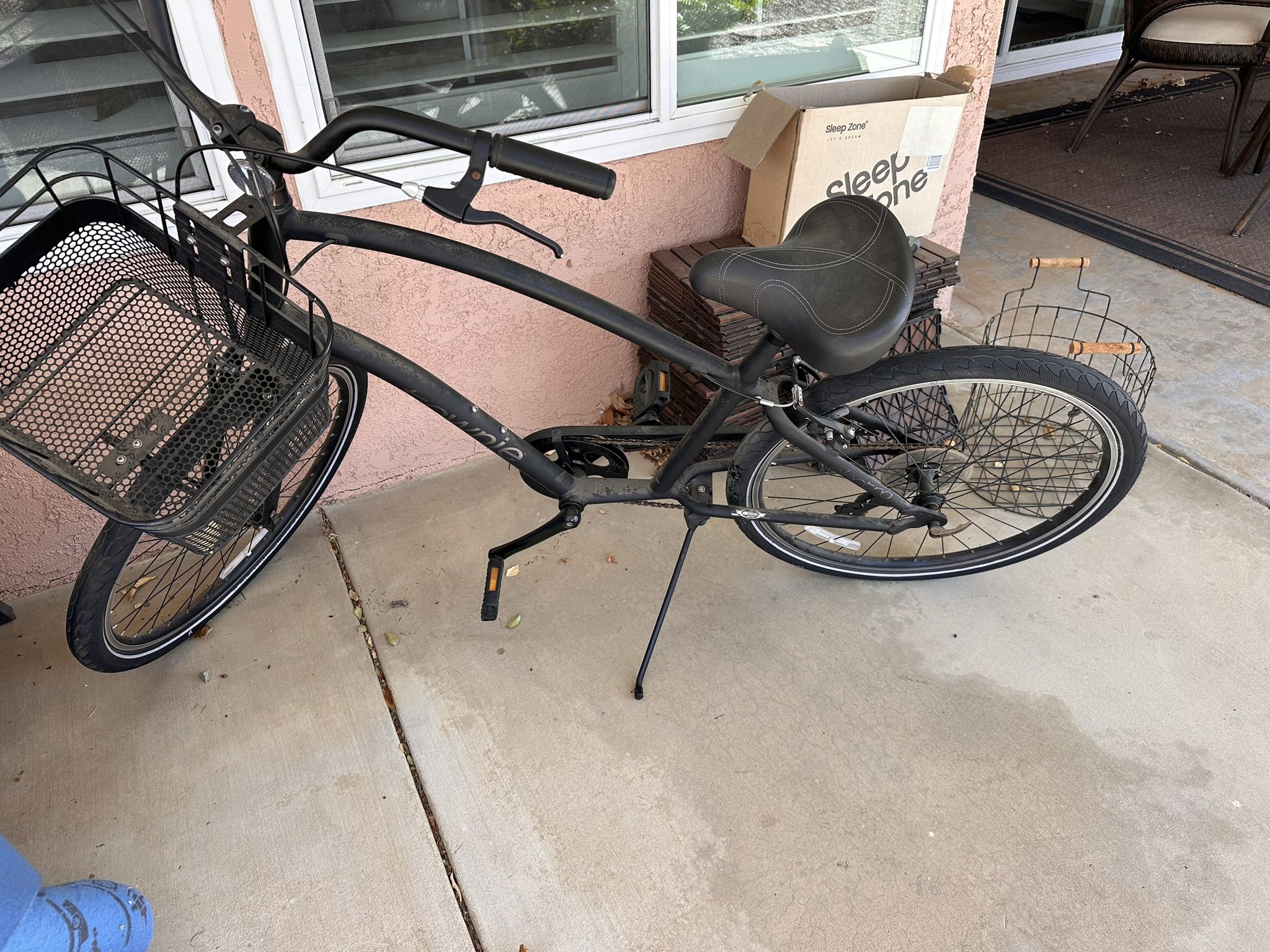 Beach Cruiser Perfect Condition Only Ridden  A Few Times.