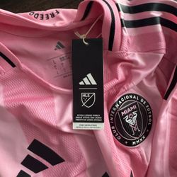 Messi Jersey: Size Large