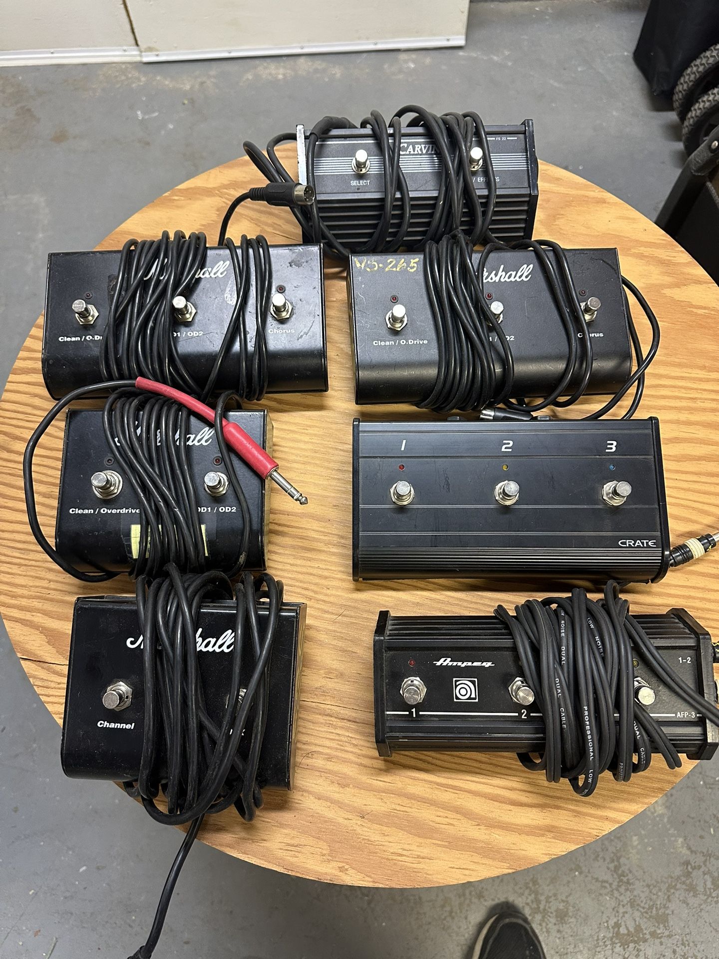 Marshall Guitar Amp Pedal & Switch Pedals & Carvin Amp