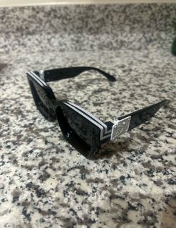 Lv shades