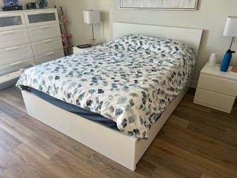 IKEA MALM WHITE QUEEN BED