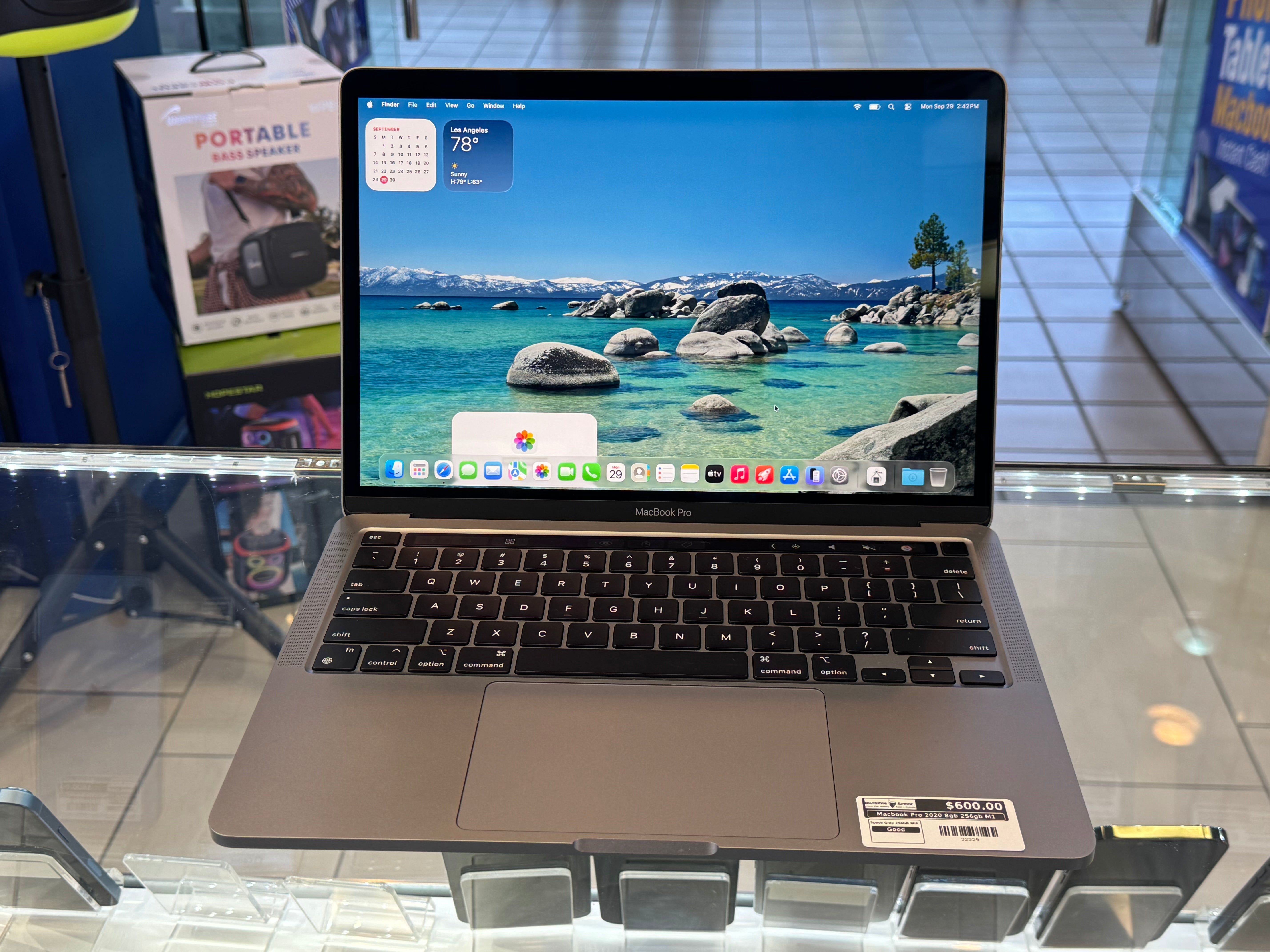 Macbook Pro 2020 8gb 256gb M1 Pre-Owned