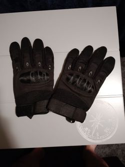 Tactical gloves