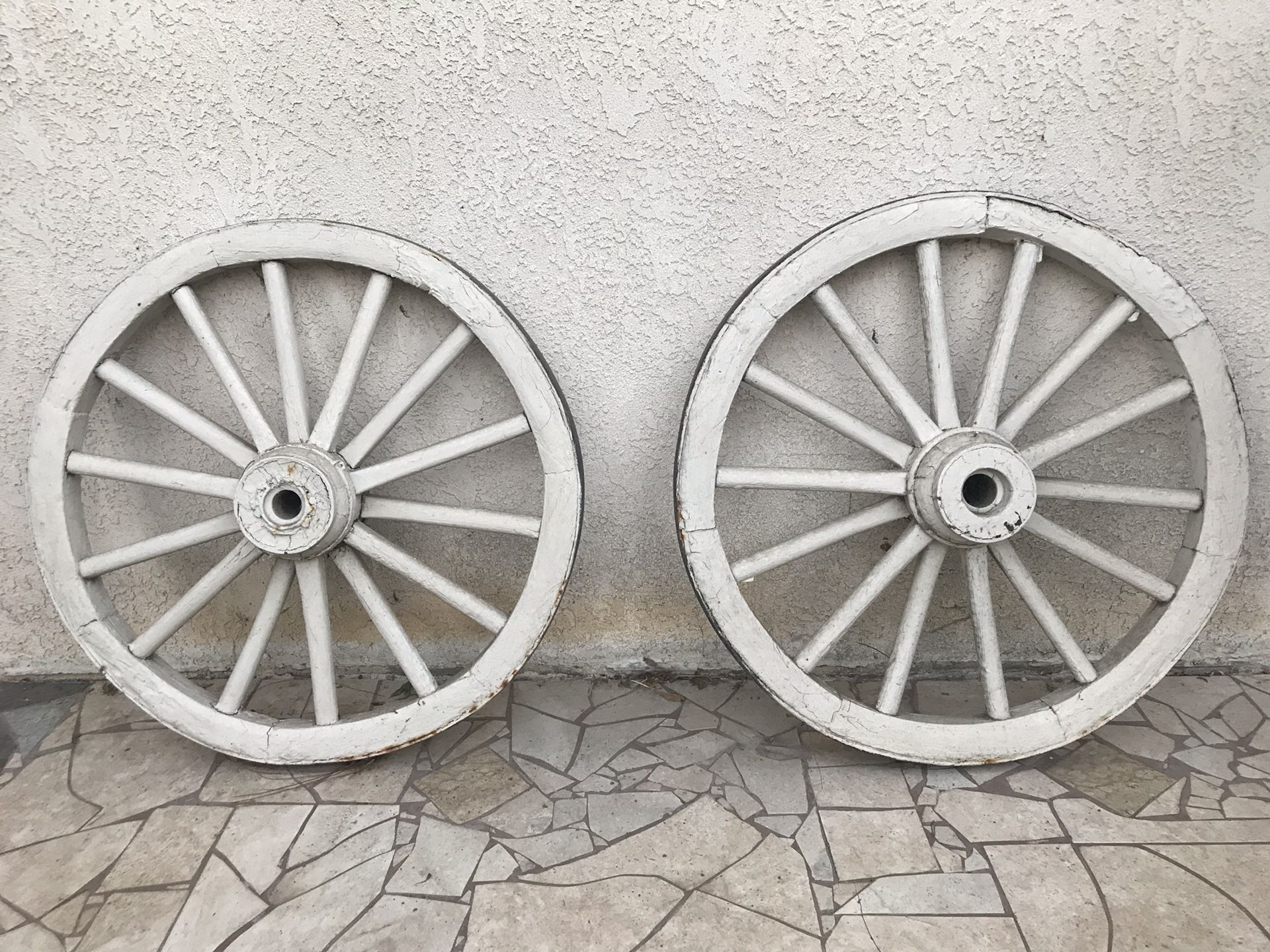 Wagon wheels old western