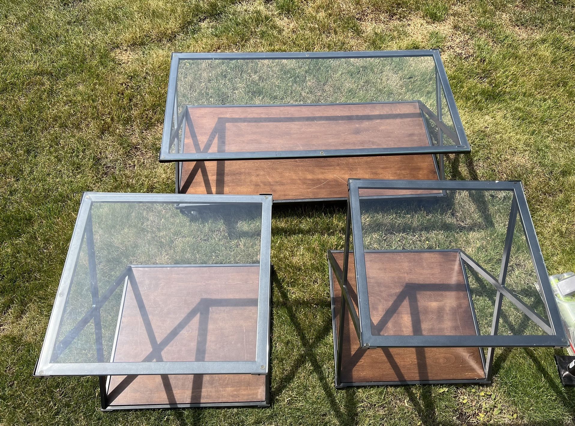 Coffee table with end tables