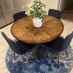 Table W/ Rug
