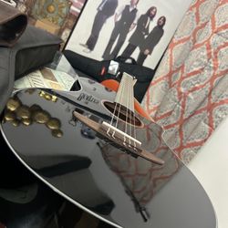 YAMAHA GUITAR NEW - FENDER CASE AND PICKS AND LEATHER BELT ALL FOR $450 Firmed Price 