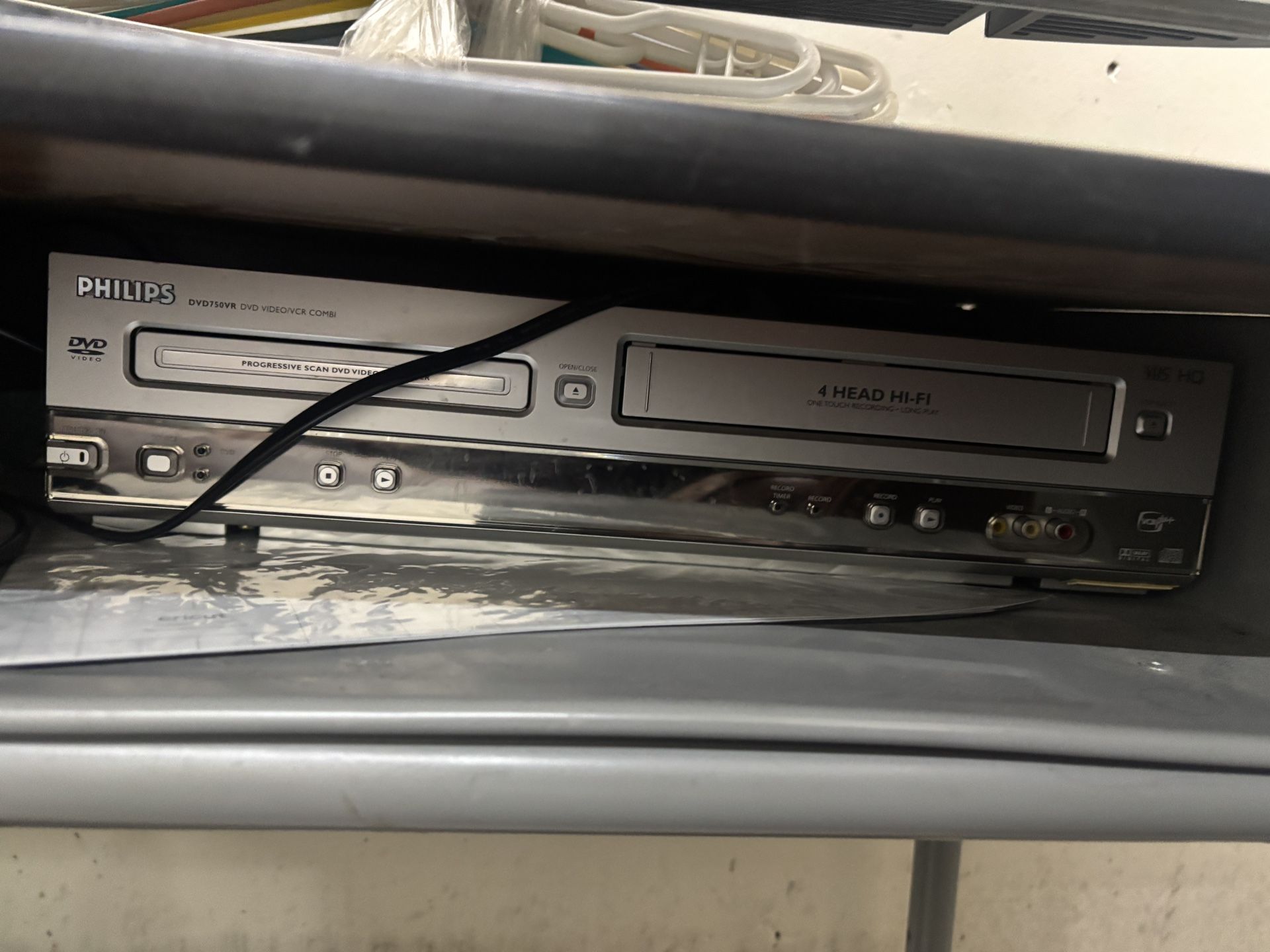 Philips DVD/CD/VCR combo player