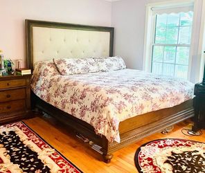 Legacy Classic Renaissance King Bedroom Set – 4 Pieces, Really Great Condition