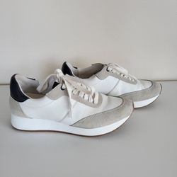 
Essential White Trainer Sneakers by Banana Republic 7.5 Womens US Leather Upper