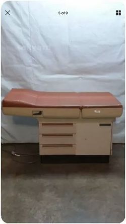 Midmark 404 exam table nice!