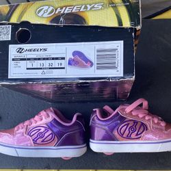 HEELYS NEW Never Worn YOUTH 1