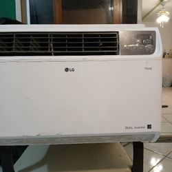 18,000 BTU LG A/C WITH REMOTE