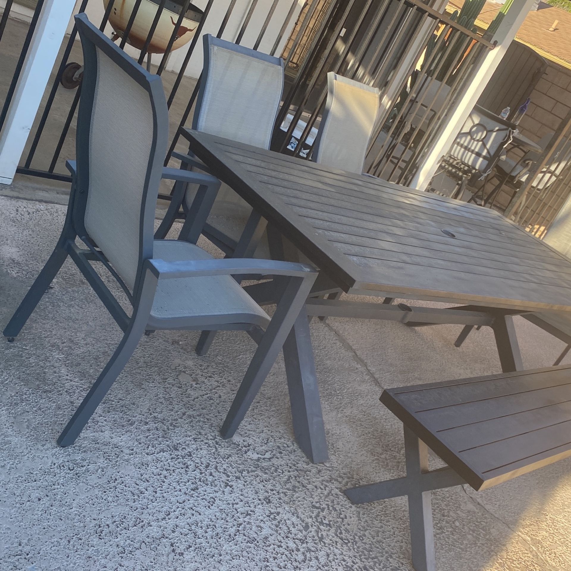 Patio Set for Sale in Arrowhed Farm, CA OfferUp