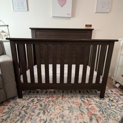 ChildCraft Crib w/ Newton Mattress + 2 Newton Covers