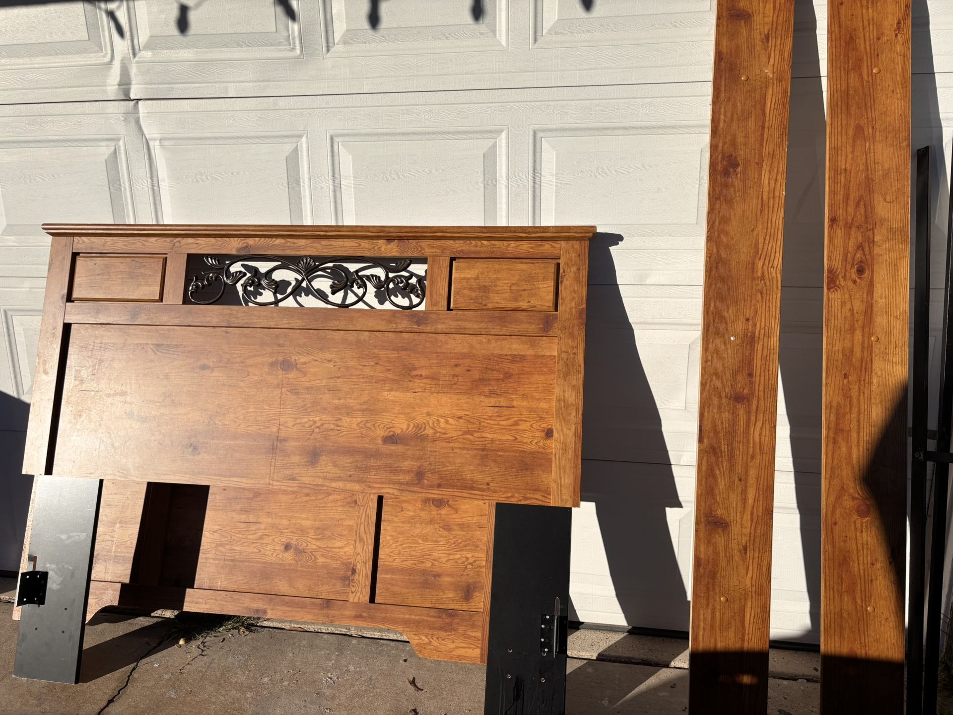 QUEEN WALKER HEADBORD