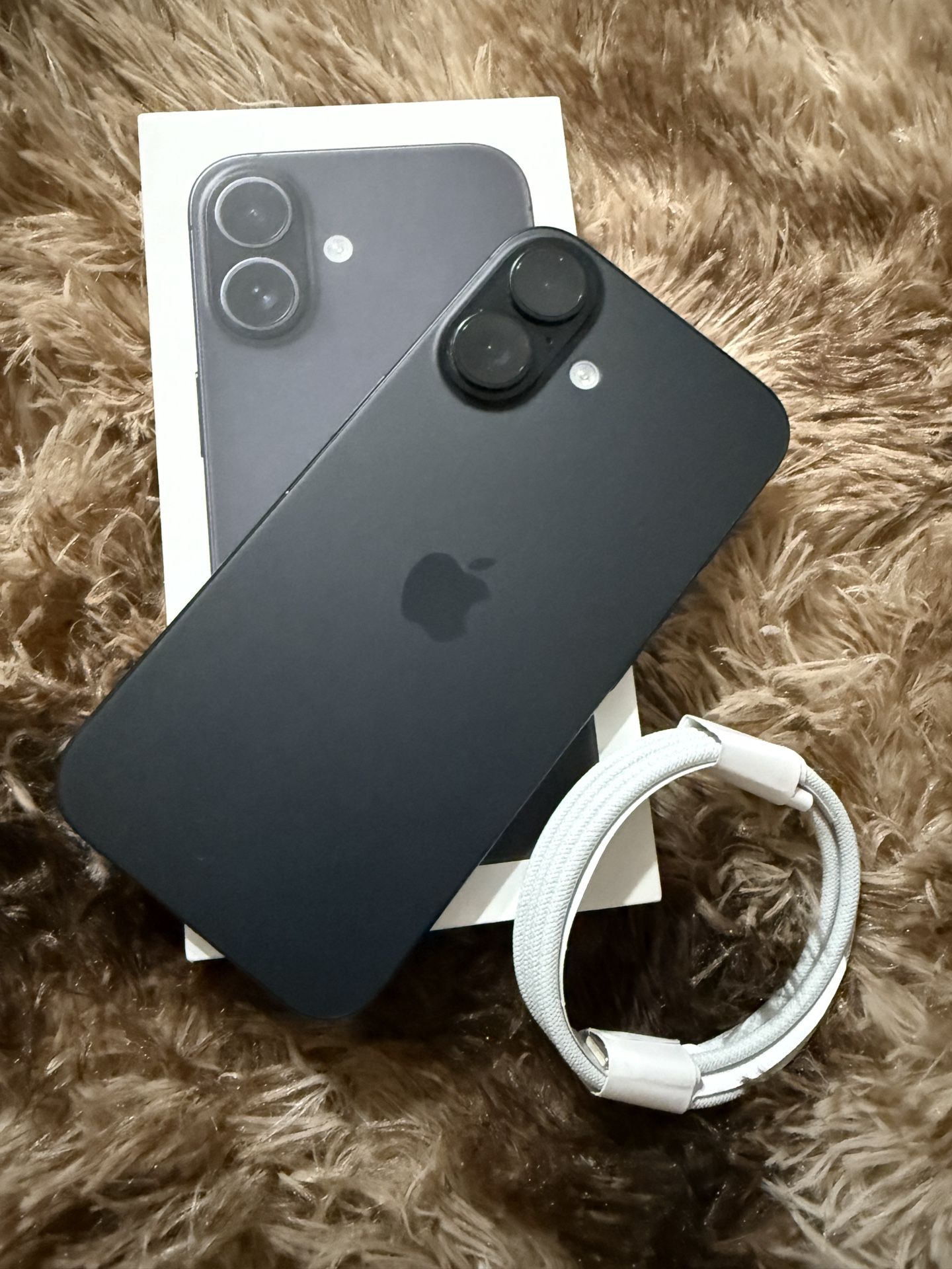 📱 iPhone 16 - 256GB - Unlocked - MINT Condition + Free Case 
