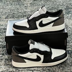Jordan 1 Retro Low OG Mocha GS (7y = 8.5 Women)