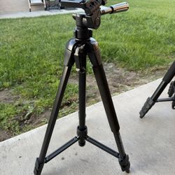 4 Professional Tripods