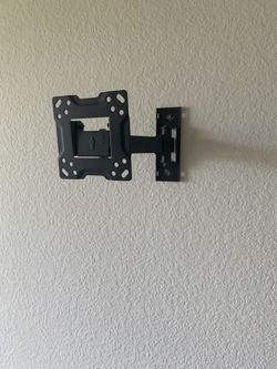 ONN 100002698 Full Motion Wall Mount for 13" - 32" TVS