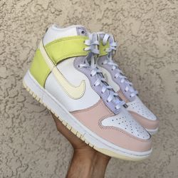 Nike Dunk High Cashmere Size 7.5 Woman