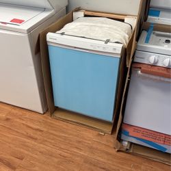 Frigidaire Dishwasher 24"