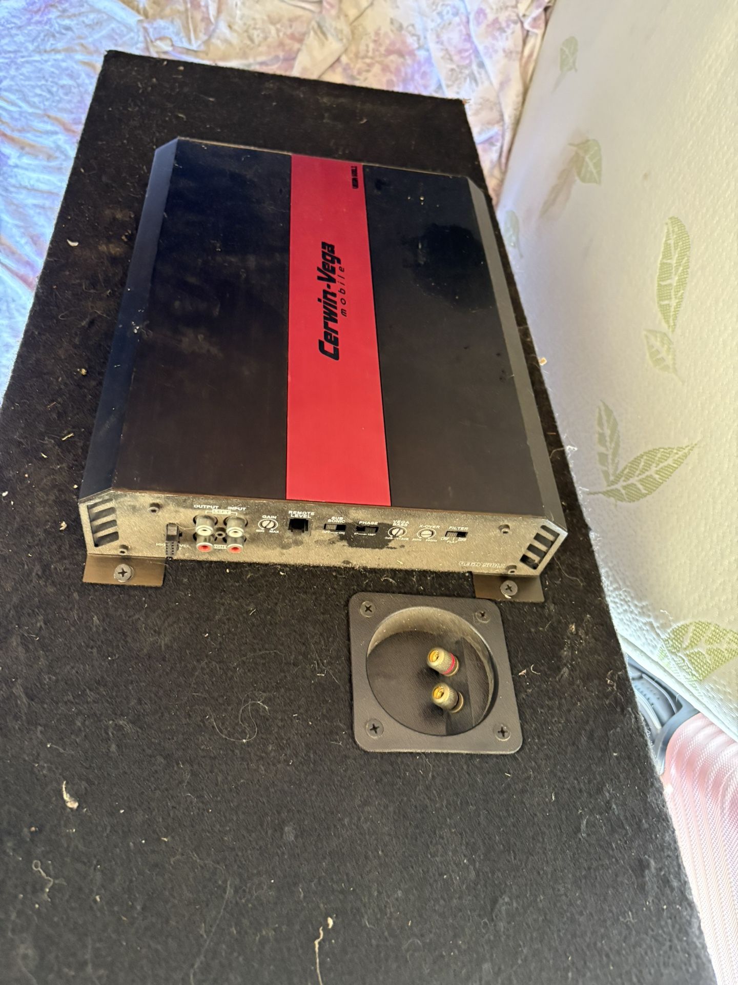 12’ Inch Speakers Kicker , Amp Cerwin Vega. 150$