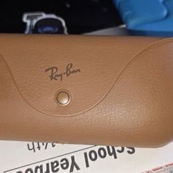 Raybans Smart sunglasses